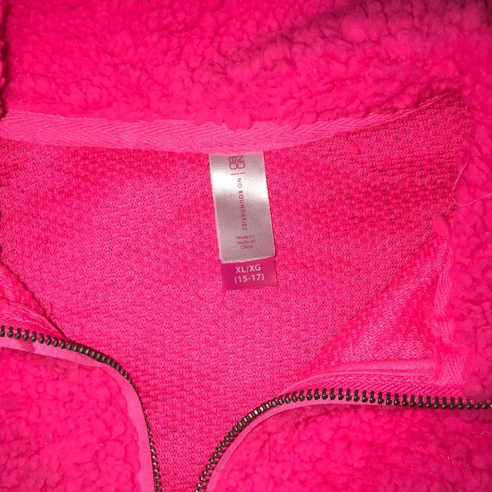 Neon pink fuzzy pull over - Picture 3 of 4